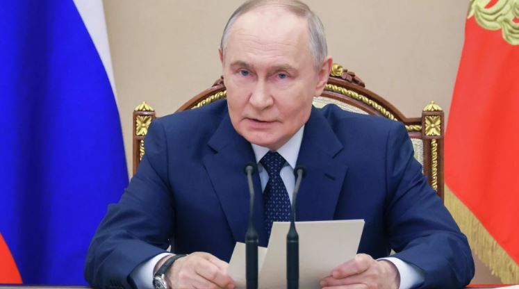 Tổng thống Putin nói về tăng cường sản xuất vũ khí cần thiết cho chiến dịch quân sự đặc biệt