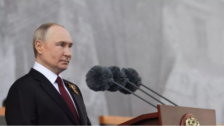 Tổng thống Vladimir Putin chúc mừng các quân nhân và toàn thể người dân Nga nhân Ngày Chiến thắng