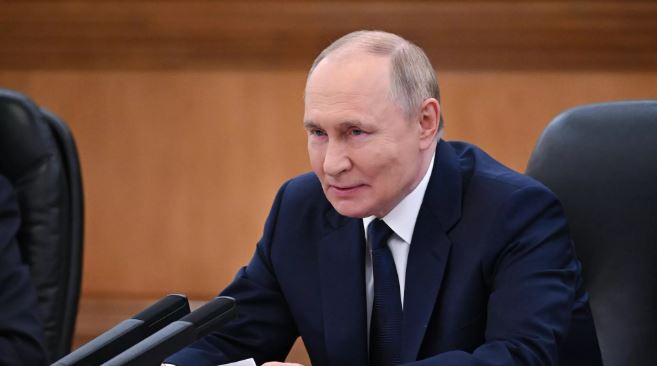 Tổng thống Nga Putin biến ước mơ của cậu bé Crưm thành hiện thực