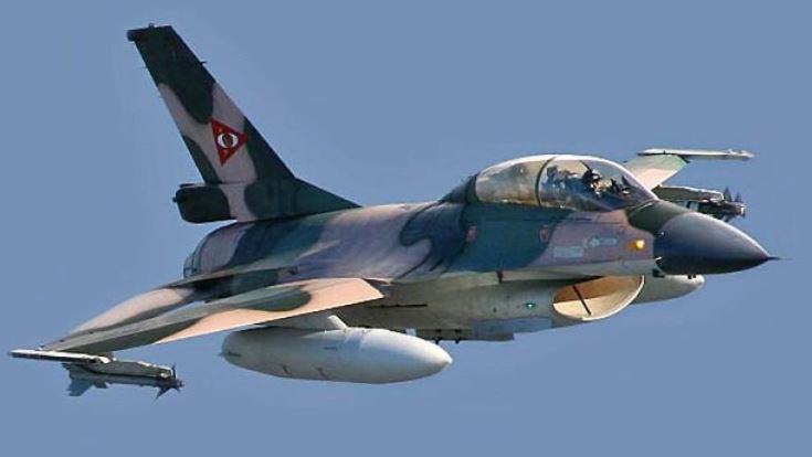 Điều chiến đấu cơ áp sát tàu sân bay Mỹ: F-16 của Venezuela có năng lực ra sao?