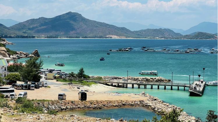 Cấm đưa khách đến đảo Bình Ba, Bình Hưng để bảo vệ an ninh căn cứ quân sự Cam Ranh