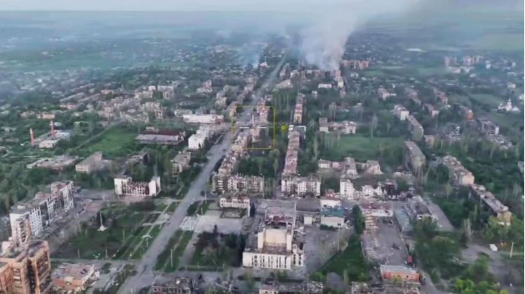 LLVT Ukraina tấn công dân thường khi sơ tán khỏi Konstantinovka