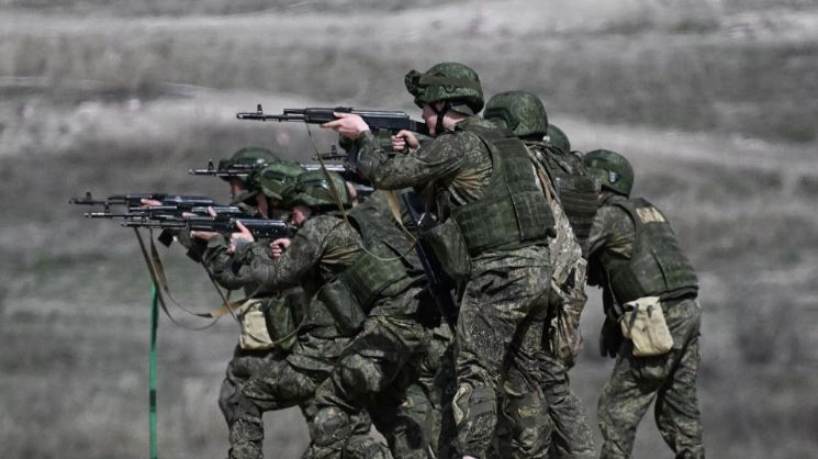 Chuyên gia phân tích: Kế hoạch kéo dài xung đột ở Ukraina của EU chỉ khiến Nga mạnh hơn