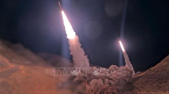 Xung đột tại Trung Đông: Iran tuyên bố mở rộng các đòn đáp trả