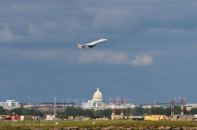 Mỹ sẽ cắt 10% chuyến bay tại 40 sân bay lớn nếu chính phủ vẫn đóng cửa
