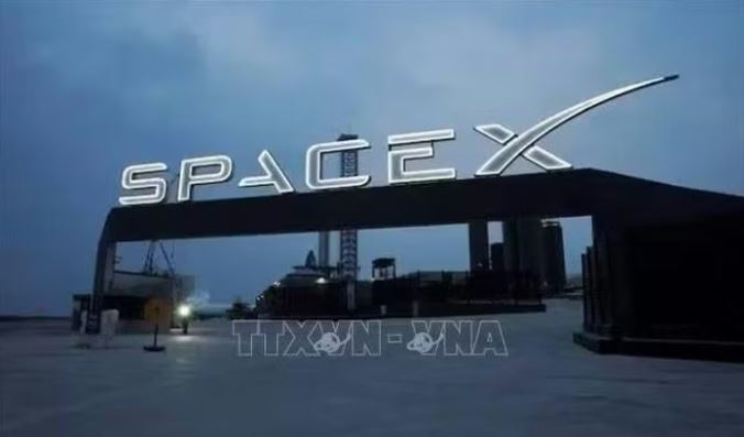 SpaceX cạnh tranh với các nhà mạng di động Mỹ
