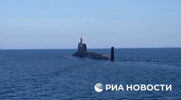 Cận cảnh tàu ngầm hạt nhân Arkhangelsk của Nga phóng tên lửa