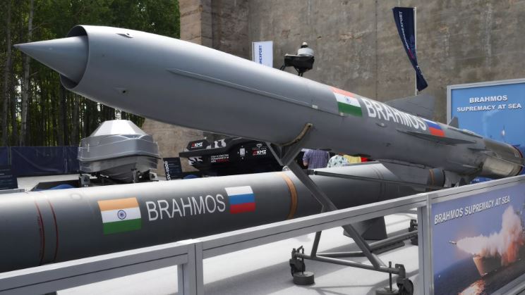 Ấn Độ đạt thỏa thuận cung cấp tên lửa siêu thanh BrahMos cho Việt Nam