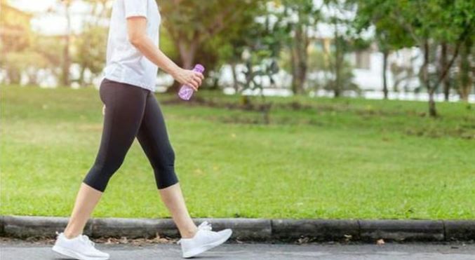 'Đi bộ kiểu Nhật' 30 phút mỗi ngày suốt 5 tháng, cơ thể thay đổi thế nào?