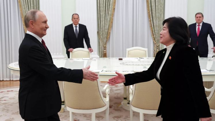 Tổng thống Nga Vladimir Putin gặp Ngoại trưởng CHDCND Triều Tiên Choe Son-hui