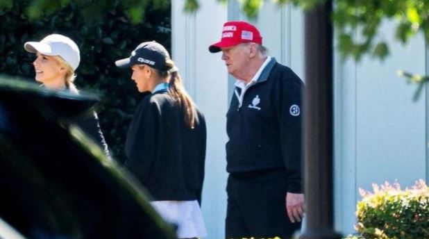 Ông Trump đi đánh golf giữa tin đồn 'qua đời'