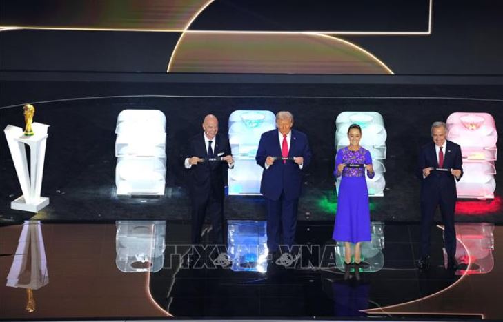 FIFA trao giải hòa bình cho Tổng thống Trump tại lễ bốc thăm World Cup 2026