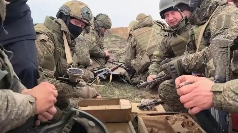 Ba cụm quân Nga phối hợp, chiến dịch Donetsk đang diễn ra quyết liệt