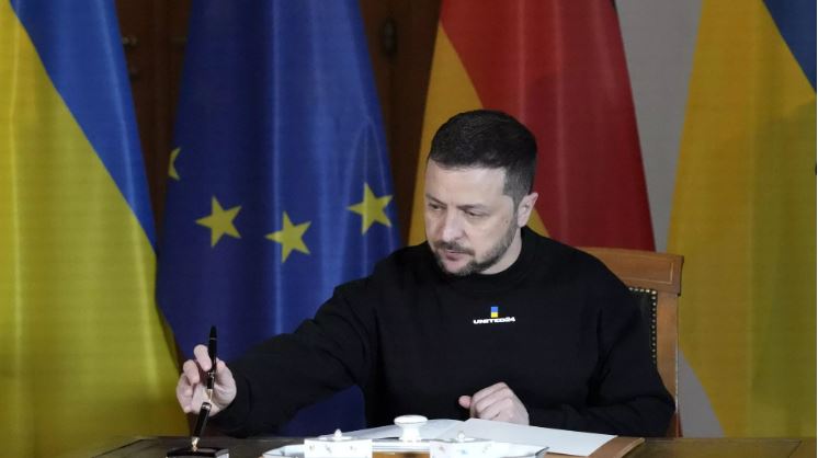 Nhà báo Anh cáo buộc Zelensky cố tình leo thang xung đột