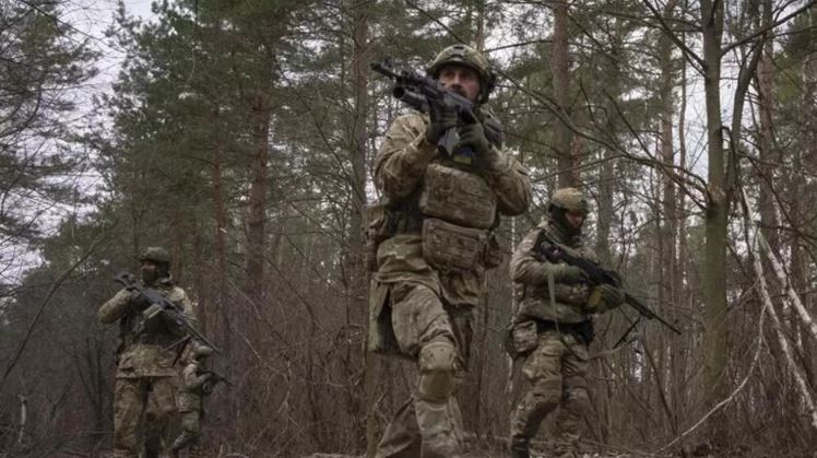 LLVT Nga dụ LLVT Ukraina bằng Starlink thu giữ được