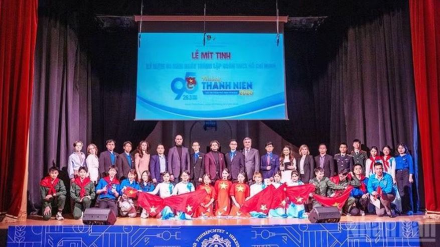 Khúc tráng ca tuổi trẻ Việt Nam bên dòng sông Neva