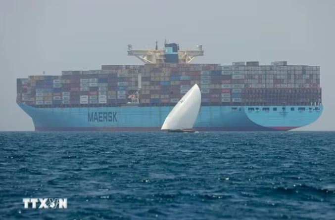 Tàu container chạy bằng LNG lớn nhất thế giới chính thức khai thác tuyến Á-Âu