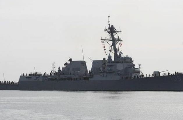 Máy bay chiến đấu Venezuela tiếp tục áp sát tàu chiến Mỹ