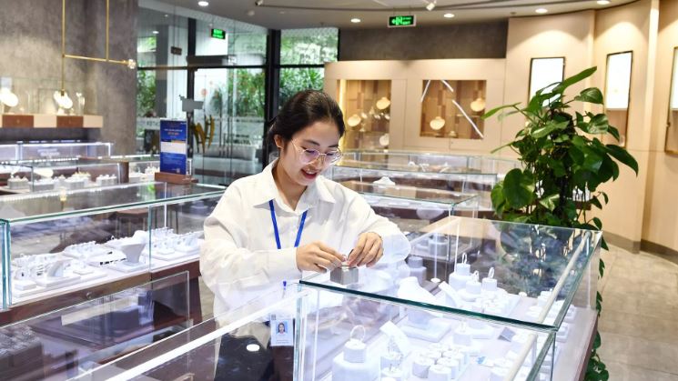 Thị trường kim cương biến động, NHNN khuyến cáo người dân mua bán thận trọng