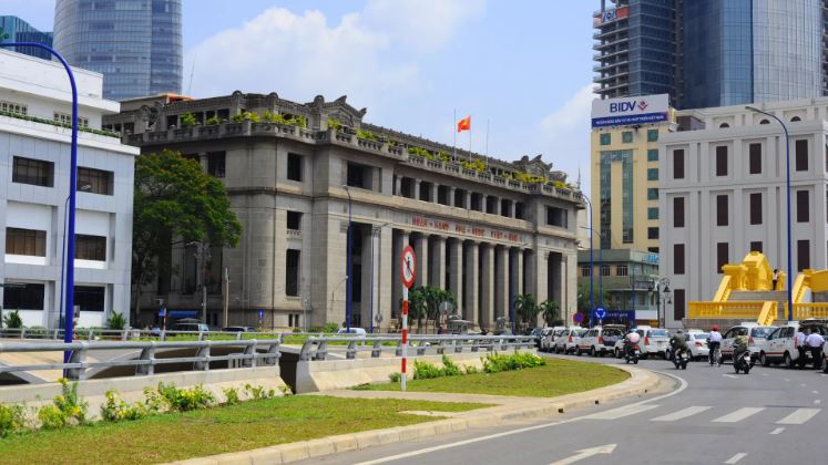 Thủ tướng Việt Nam triệu tập cuộc họp với Ngân hàng Nhà nước và các nhà băng
