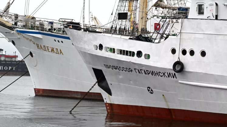 Tàu nghiên cứu khoa học - phòng thí nghiệm nổi của Trung tâm nhiệt đới Việt - Nga