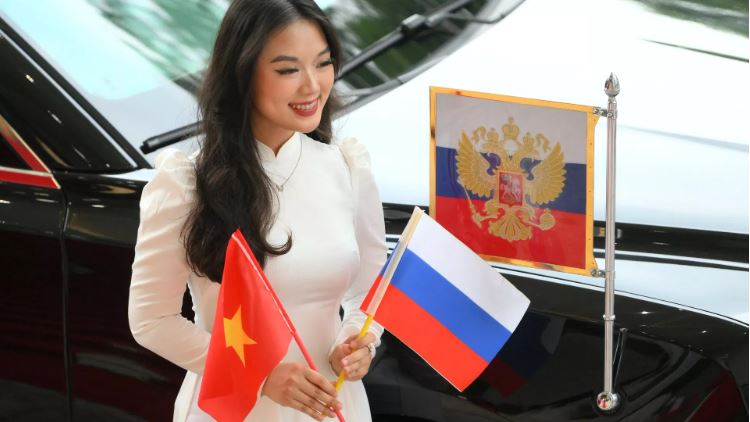 Việt Nam quan tâm đến việc hợp tác với Nga phát triển Hành lang Vận tải Xuyên Bắc Cực