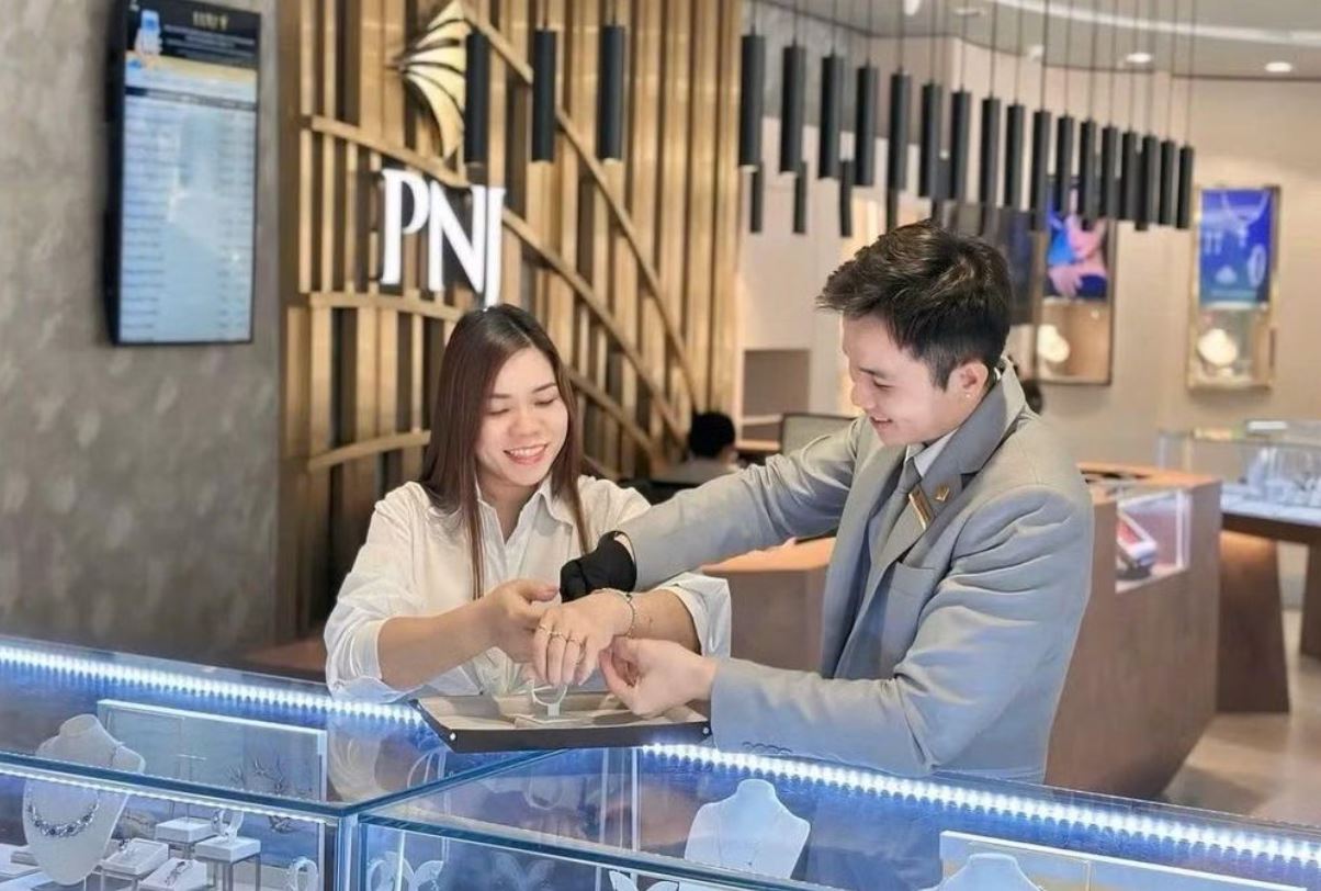 PNJ đóng hơn 30 cửa hàng, giảm nghìn nhân sự