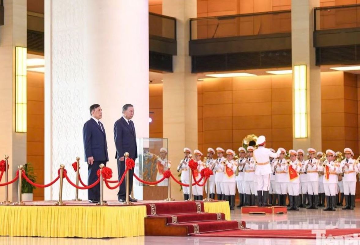 Lễ đón chính thức Nhà vua và Hoàng hậu Thái Lan thăm cấp Nhà nước tới Việt Nam