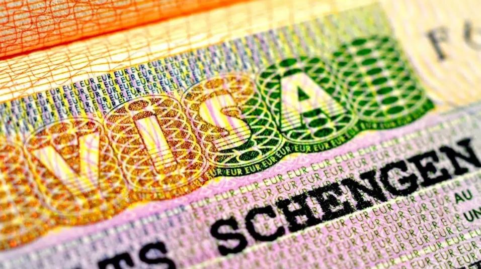 EU siết chặt thị thực đối với công dân Nga