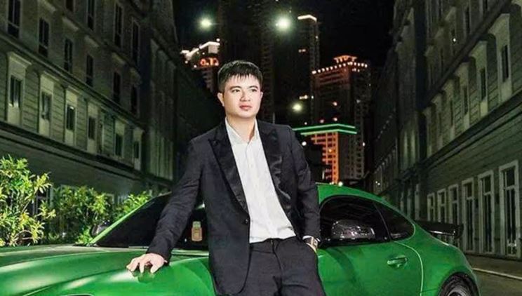 “Người thầy” ngoại quốc giúp Mr Pips dựng đế chế forex giả