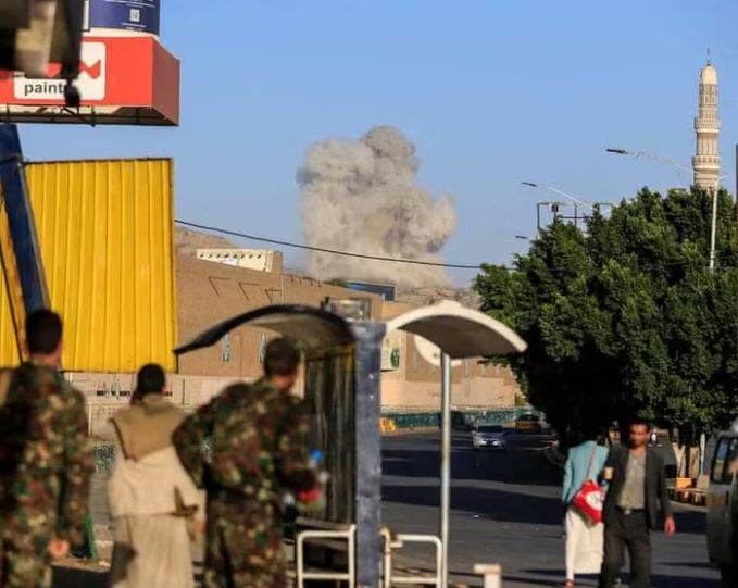 Arab Saudi không kích cơ sở dầu mỏ tại Yemen, Houthi dọa trả đũa
