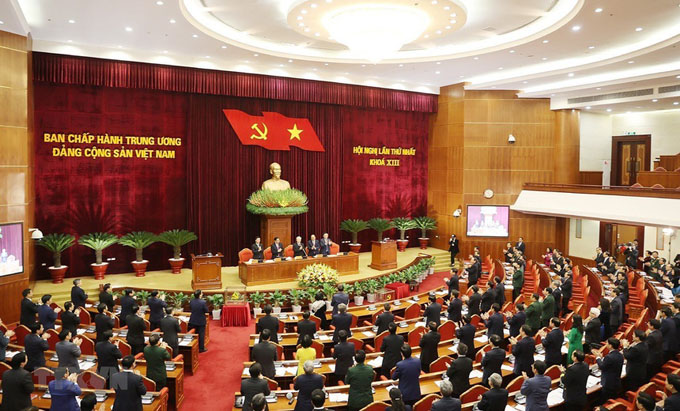8 người tái cử, 10 người lần đầu tham gia Bộ Chính trị
