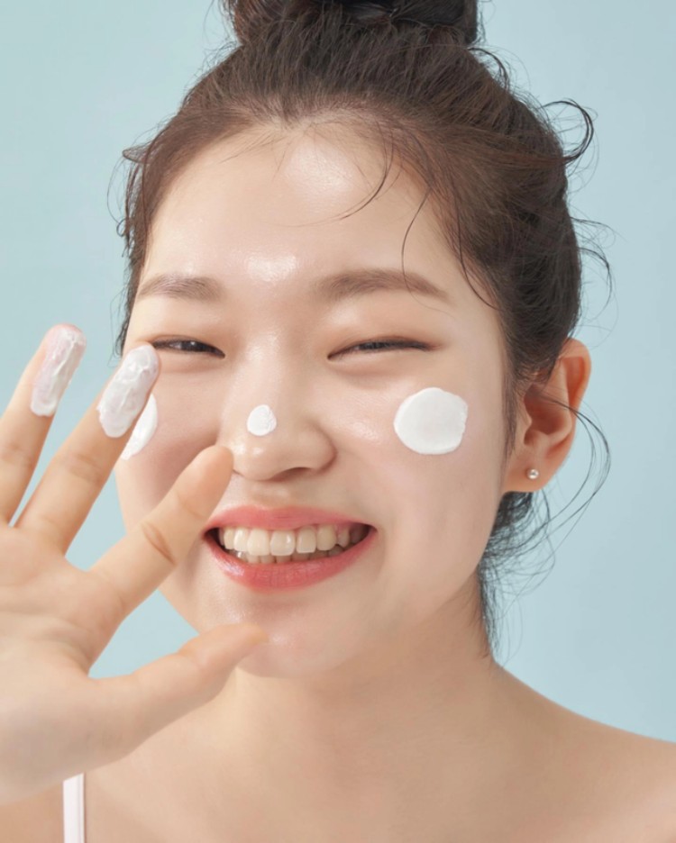 Đừng dại mua kem chống nắng chứa 4 thành phần độc hại: Bác sĩ cảnh báo nguy cơ ung thư da đến rất nhanh!