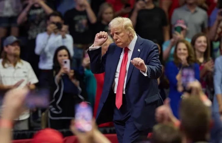 Chuyên gia phân tích về điệu nhảy có một không hai của cựu Tổng thống Trump