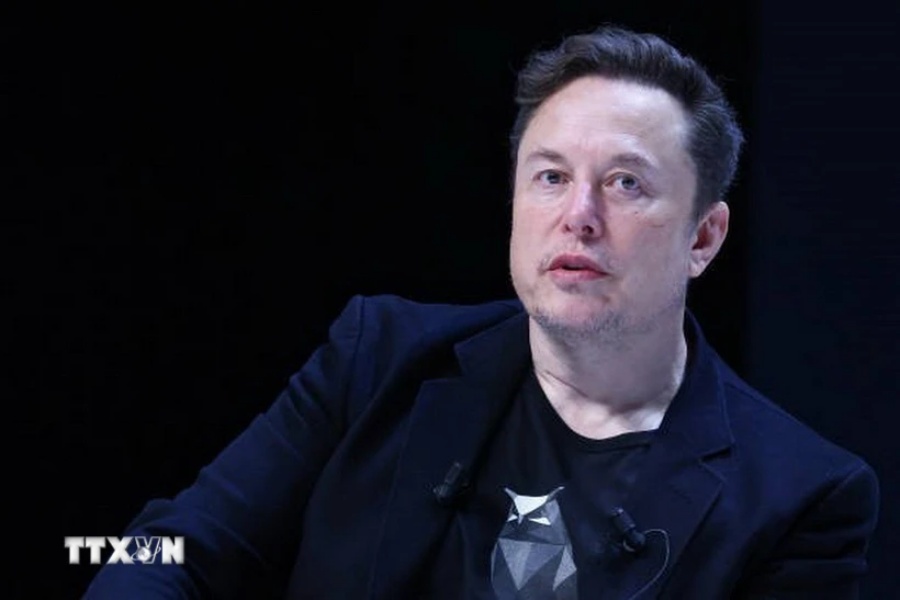 Giám đốc FBI yêu cầu nhân viên 'phớt lờ' chỉ thị của tỷ phú Elon Musk