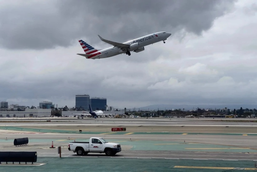 Máy bay American Airlines hạ cánh khẩn cấp tại Rome vì bị dọa đánh bom