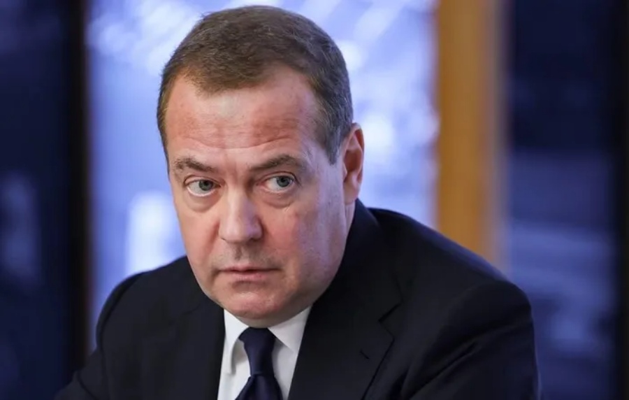 Ông Medvedev: 'Nga đang kiềm chế không sử dụng vũ khí hạt nhân'