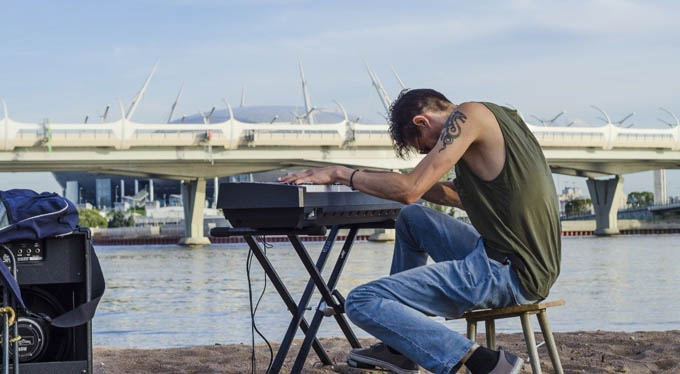 Một nghệ sĩ piano đến từ Nga lập kỷ lục thế giới