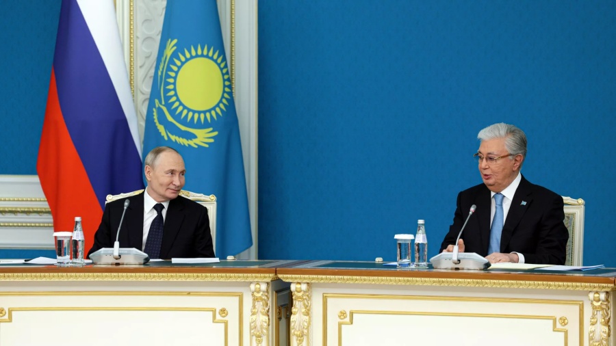Tổng thống Kazakhstan Tokayev: 