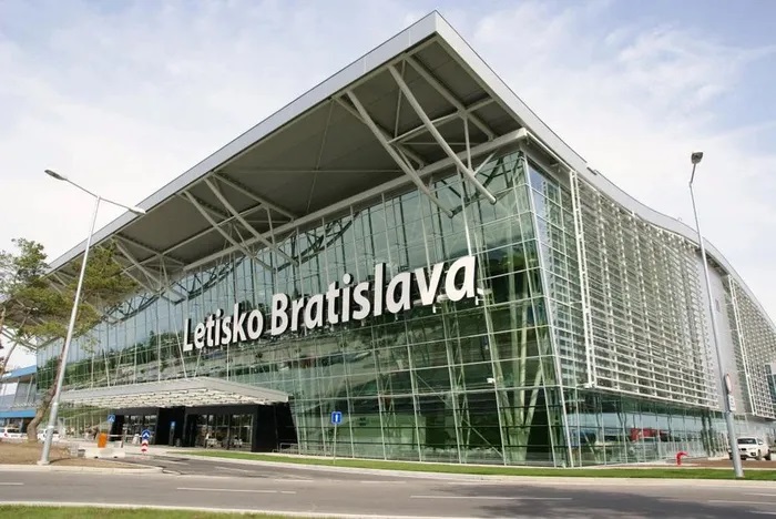 Slovakia sơ tán Sân bay Bratislava ở thủ đô do đe dọa đánh bom