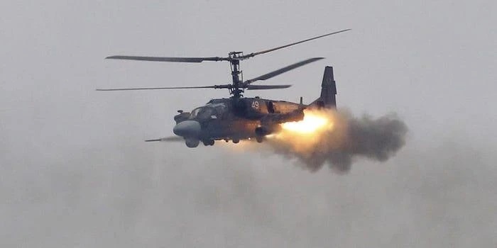 Xem trực thăng 'cá sấu' Ka-52 Nga phá hủy hàng loạt thiết bị quân sự Ukraine ở Kursk