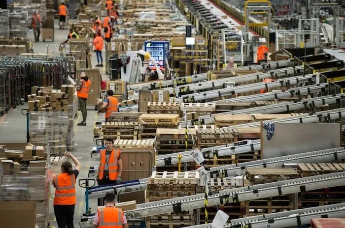 Hàng nghìn nhân viên Amazon tại Mỹ đình công trước Giáng sinh
