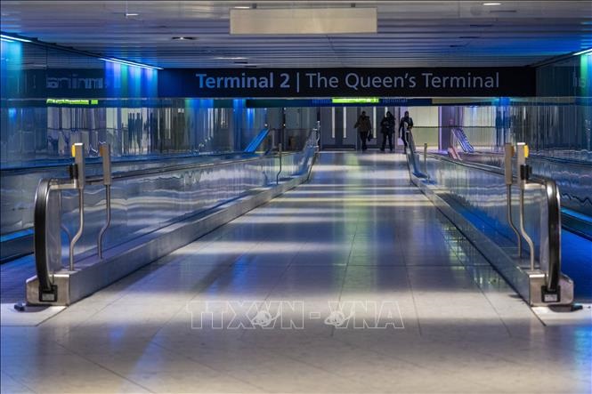 Sân bay Heathrow ở London tiếp tục hủy thêm chuyến bay sau sự cố kiểm soát không lưu