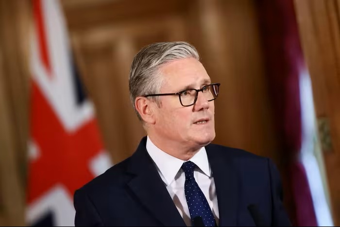 Thủ tướng Anh hứng 'bão từ chức'