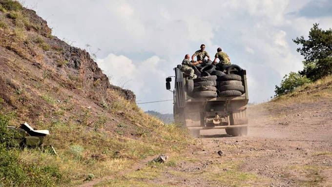 Chìa khóa giải quyết căng thẳng Armenia-Azerbaijan nằm ở... Nga?