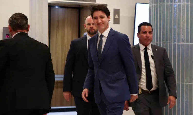 Thủ tướng Canada tức tốc tới gặp ông Trump tại nhà riêng