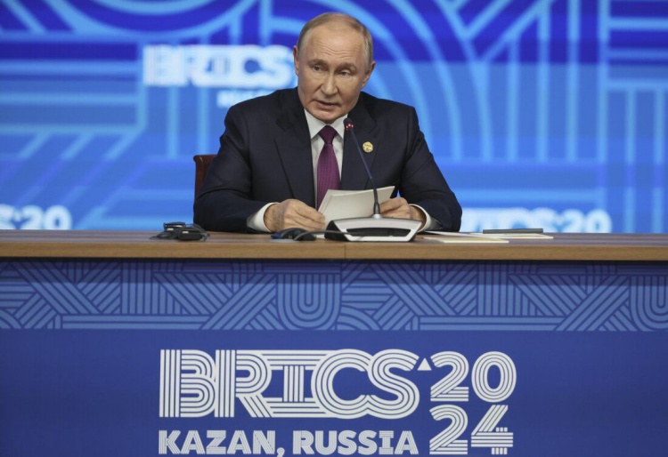 Tổng thống Putin tiết lộ mới vụ 2.000 lính Ukraine bị vây ở Kursk
