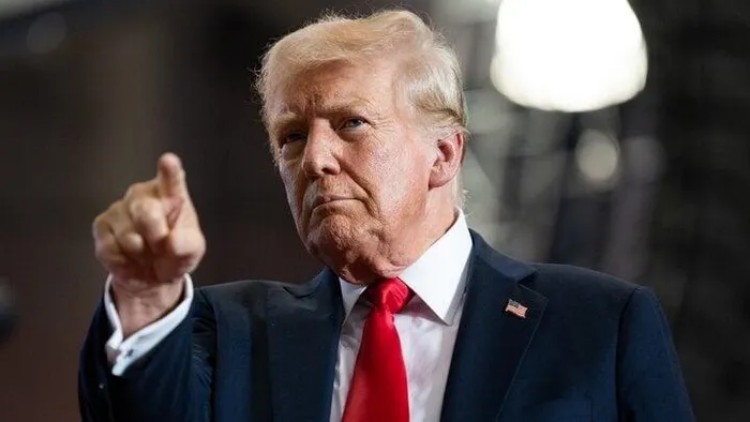 Thị trường chứng khoán toàn cầu sụp đổ, ông Trump đổ lỗi cho chính quyền Biden