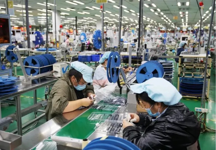 Trung Quốc bắt giữ nhân viên nhà máy iPhone: Lý do là gì?