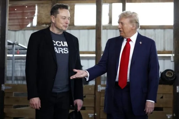 Nhân vật đặc biệt xuất hiện trong cuộc điện đàm giữa ông Trump và ông Zelensky
